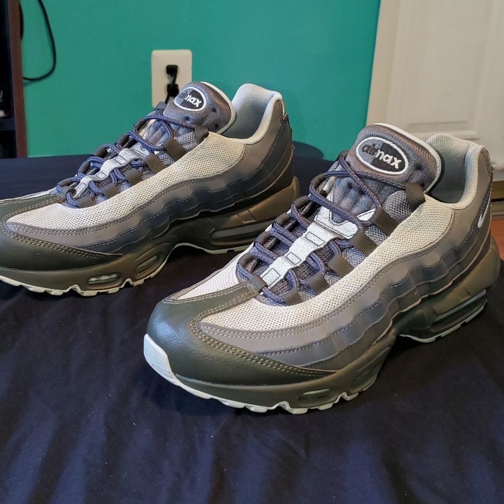 ((Sold))Nike air max 95 essential 'cargo khaki '